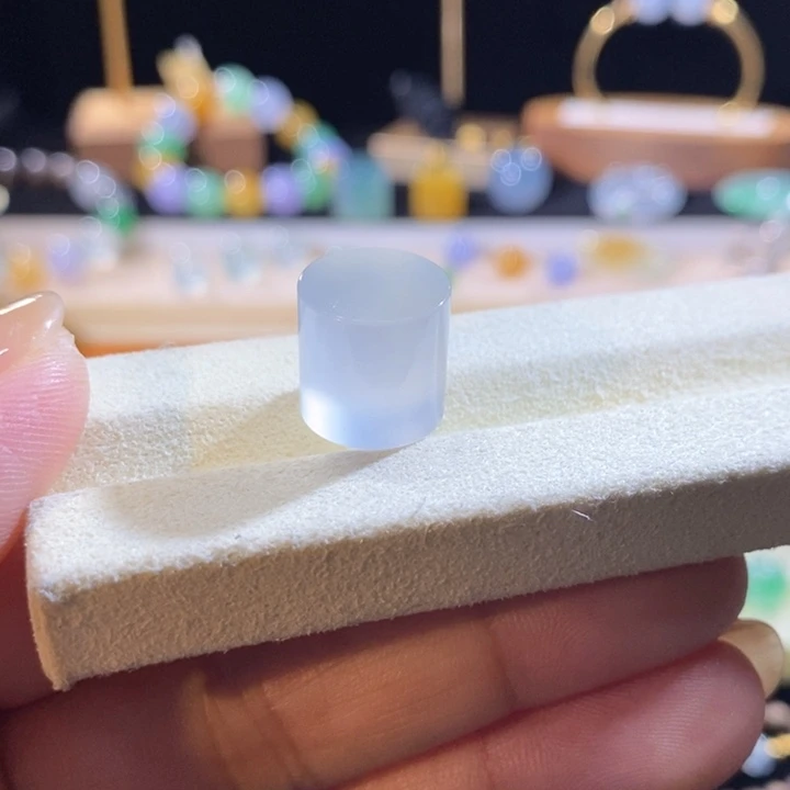 翡翠未镶嵌吊坠(不含链)翡翠高冰白月光桶珠