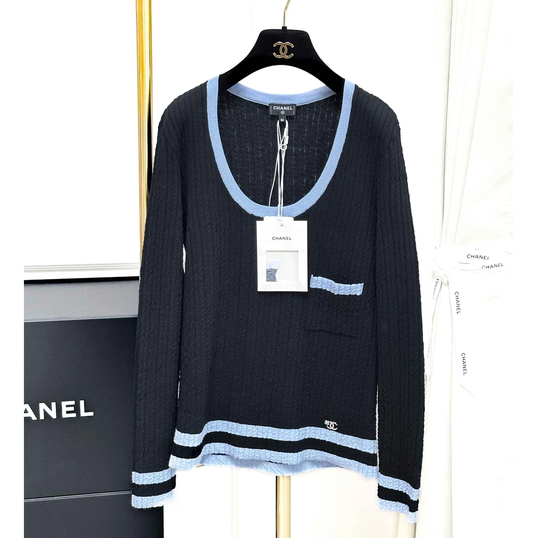 99新 Chanel/香奈儿 36码24B黑色拼蓝色边大领口长袖针织上衣