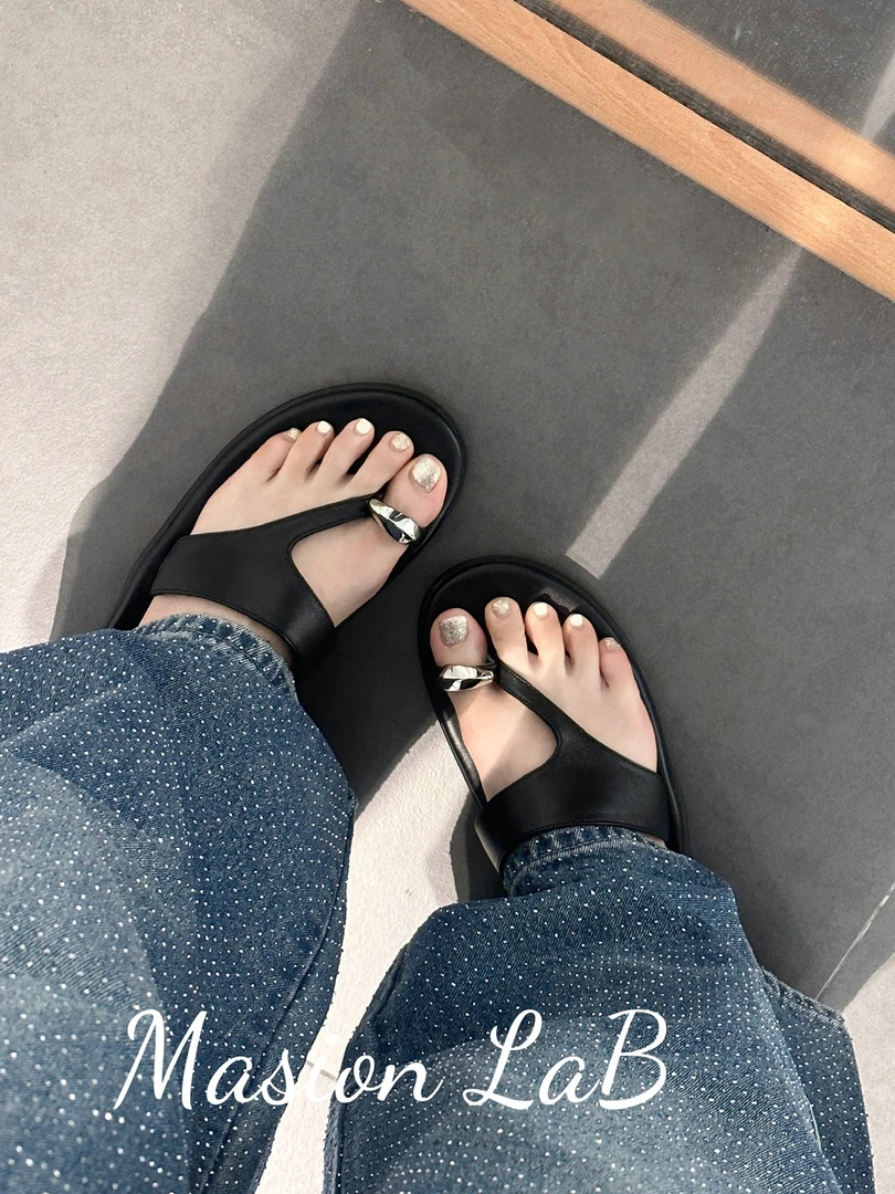 爆款闭眼入尊皮小拖鞋