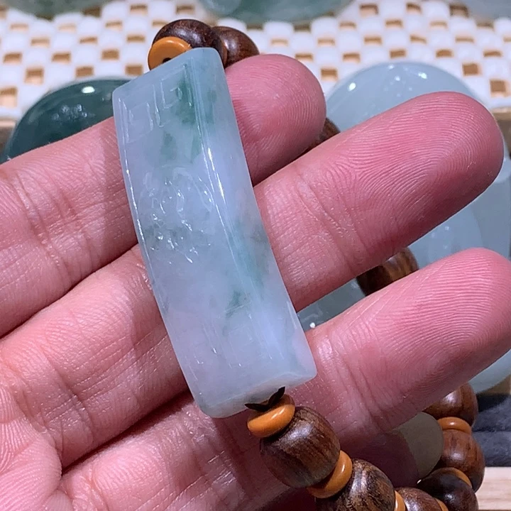 翡翠未镶嵌颈饰/炸/飘花手牌