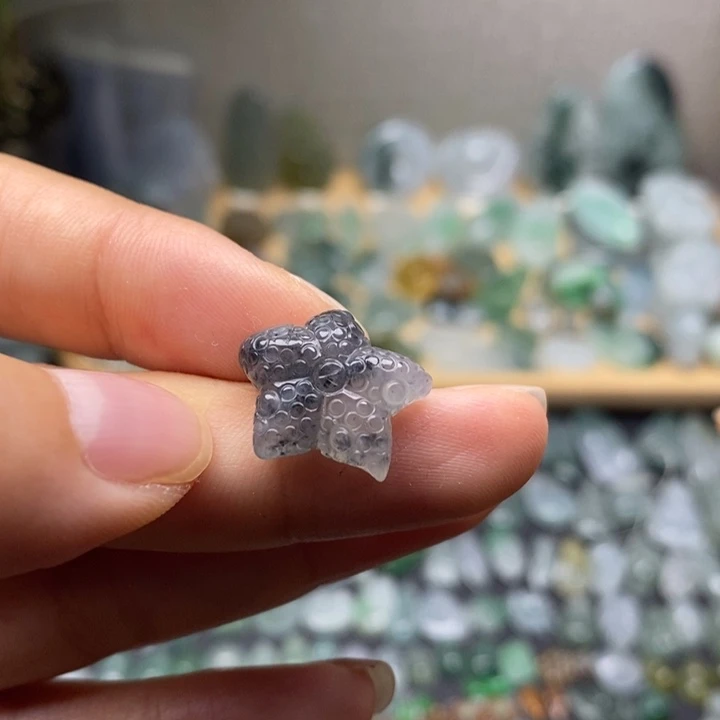 翡翠未镶嵌颈饰海星