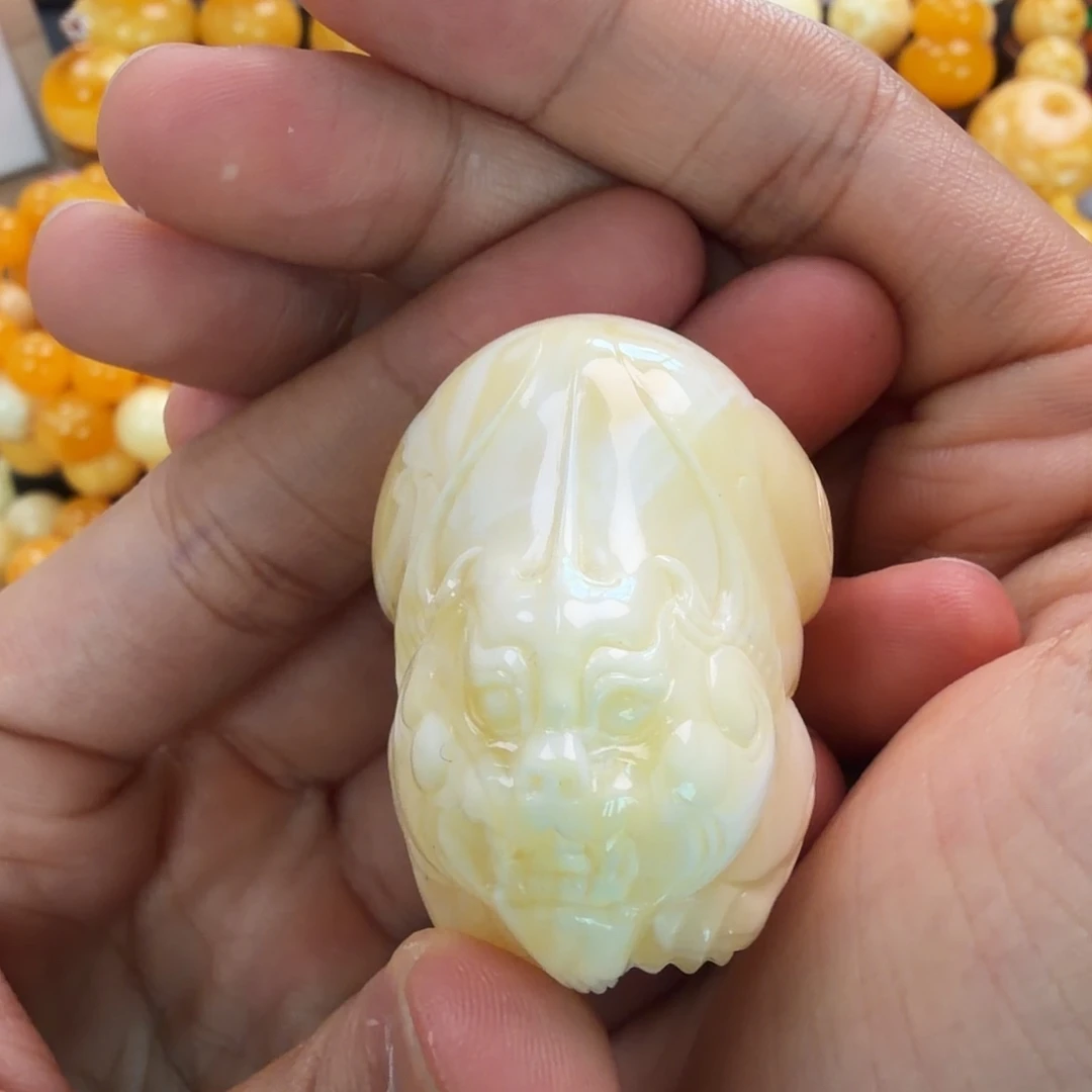 琥珀未镶嵌珠宝奇石26g