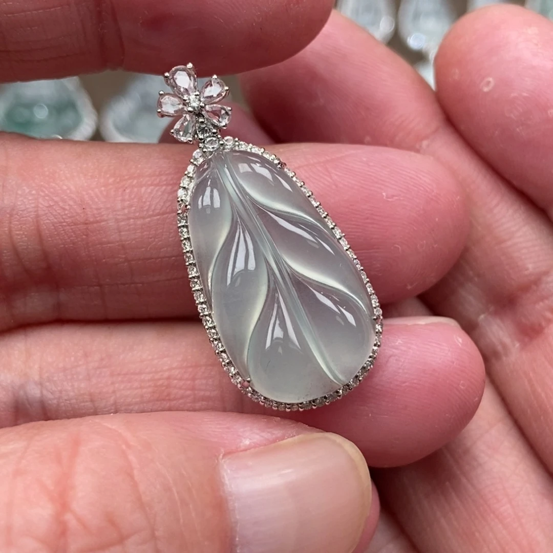 翡翠18K金镶嵌吊坠(不含链)叶子