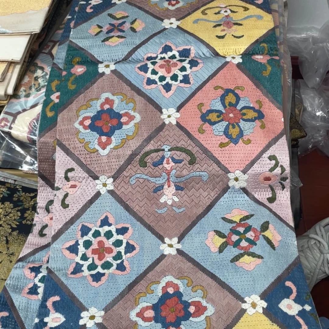 织绣唐锦桑蚕丝正绢面料 纳纱绣