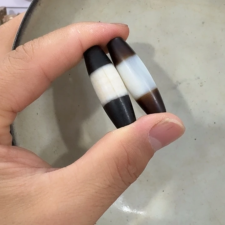 瓷片瓷自顾自的一个人