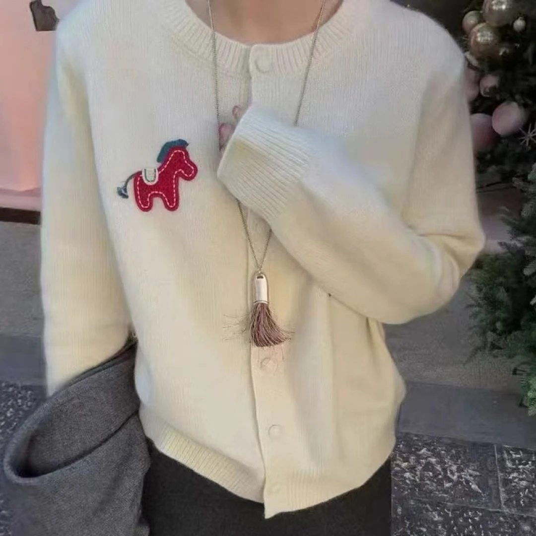 【云云精选】483 冬季开扣小马绵羊毛毛衣