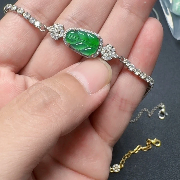 翡翠未镶嵌颈饰天然A货翡翠放漏