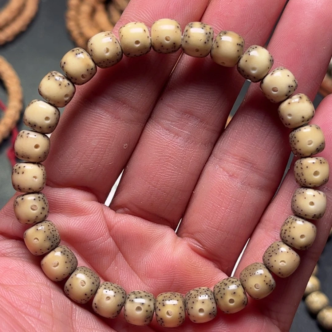 【闪购商品】柏香籽/百香籽吊坠走*象