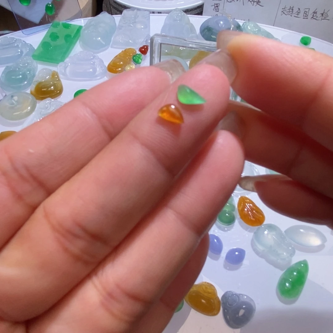 未镶嵌定制翡翠翡翠