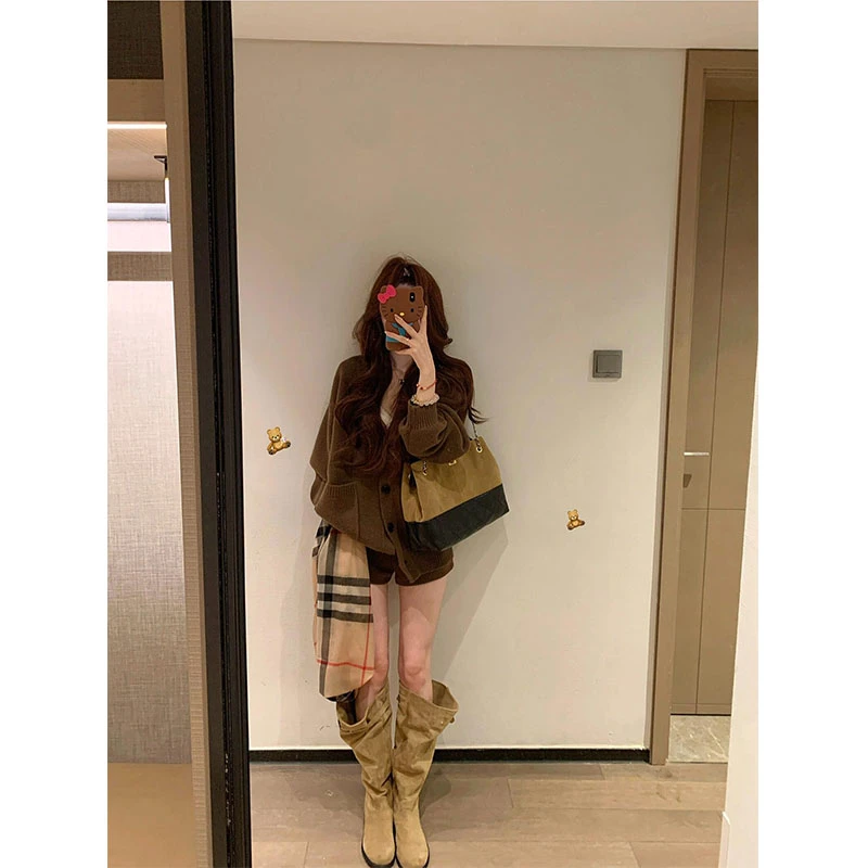 美拉德软糯毛衣外套女秋季针织开衫显瘦韩系慵懒风上衣显瘦短裤