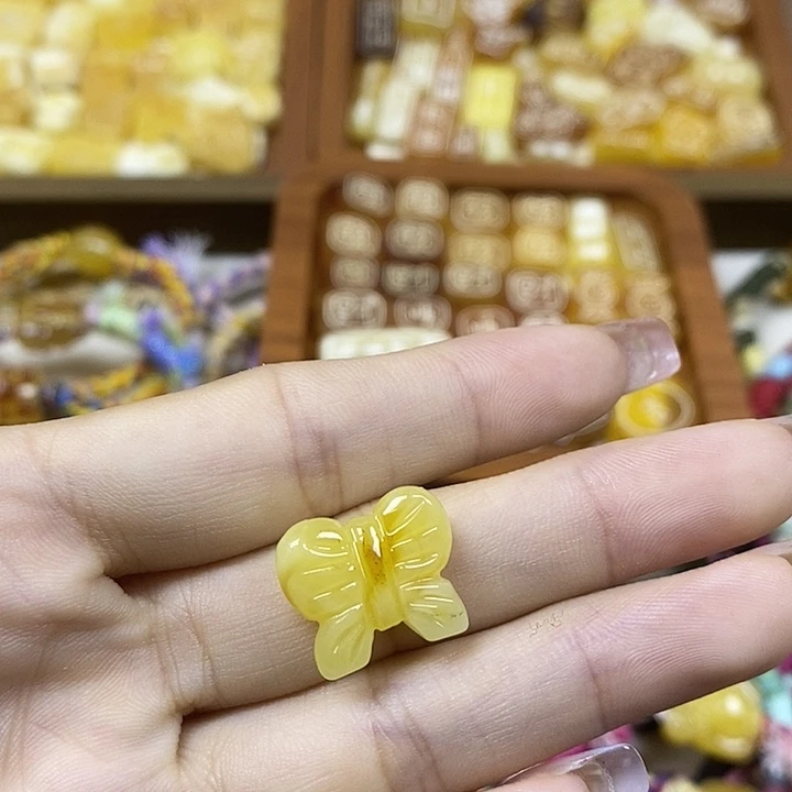 橄榄核吊坠蝴蝶结16