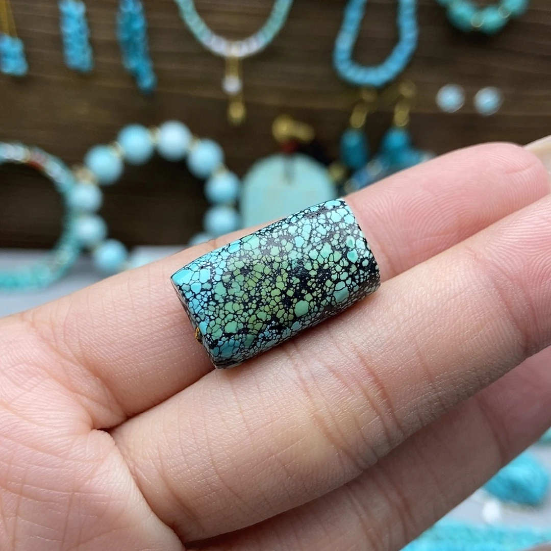 绿松石未镶嵌三彩网花藏式桶珠