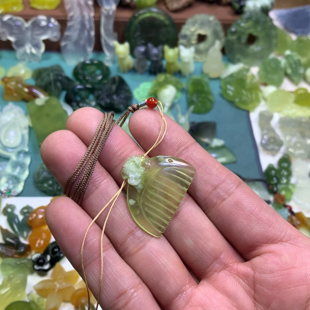 岫玉颈饰未镶嵌养*多梳子