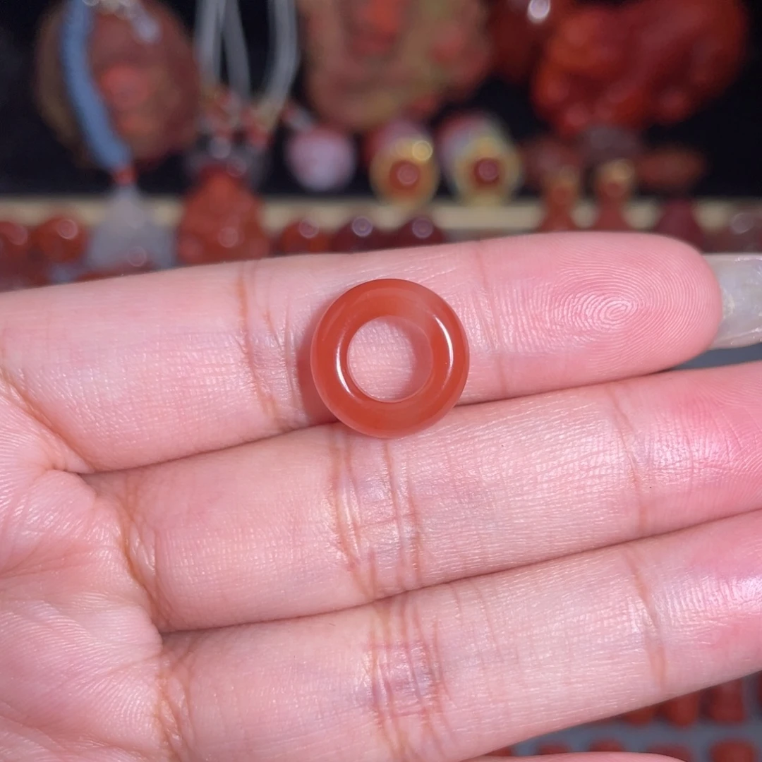 南红玛瑙未镶嵌跑环7.5mm