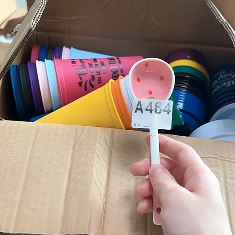 摆件……………………………………………………………………