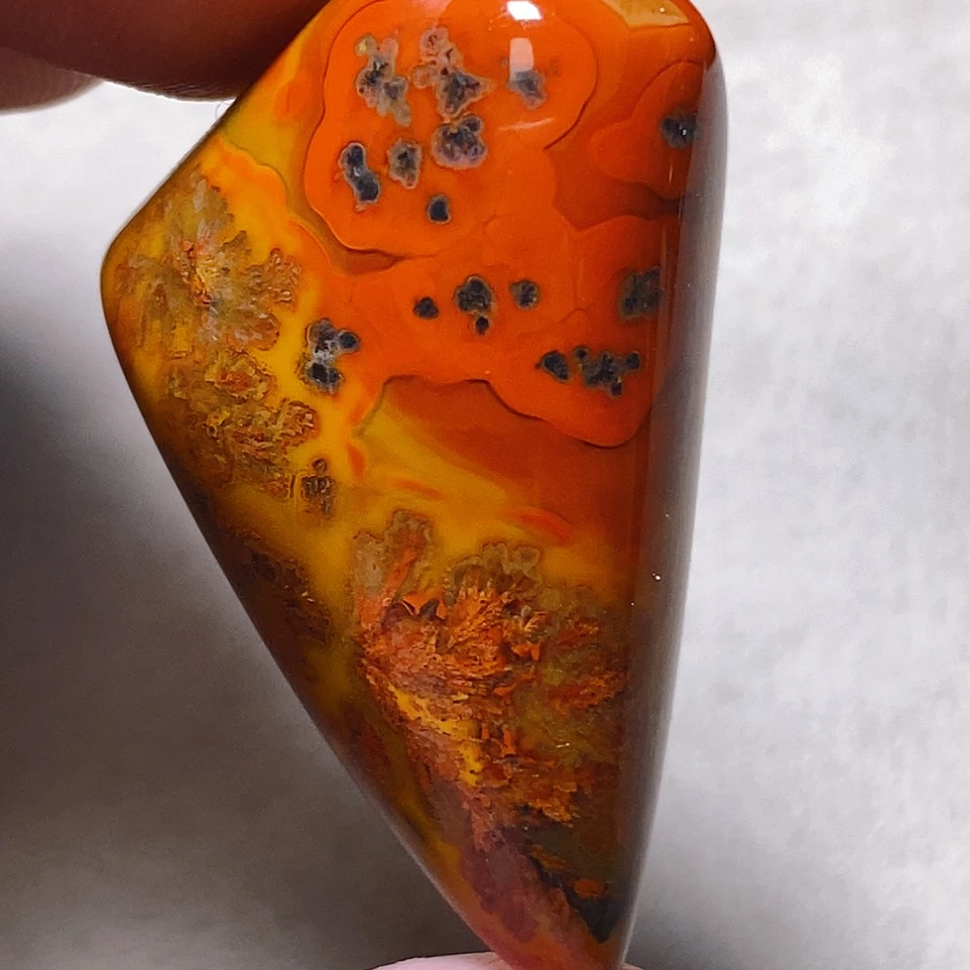 未镶嵌颈饰玛瑙/玉髓温****3