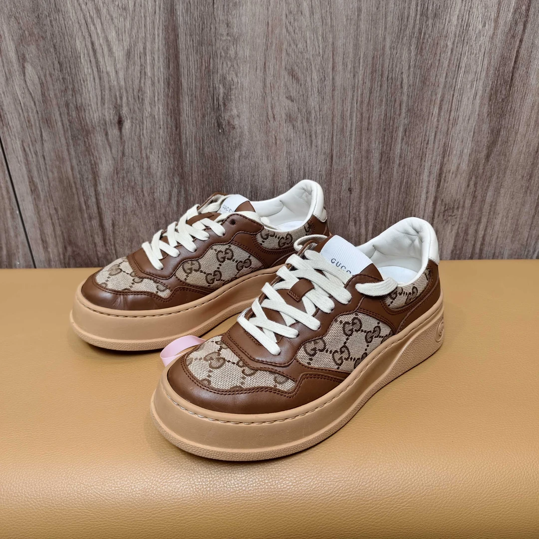 95新 GUCCI/古驰 36.5码 爆款棕色老花满印饼干鞋  jm33691