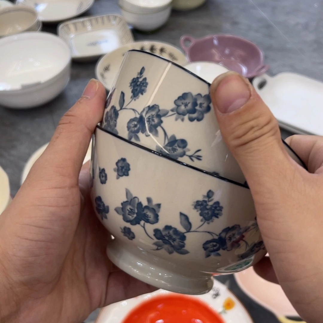 陶瓷微瑕餐具介意勿拍，满18飞！