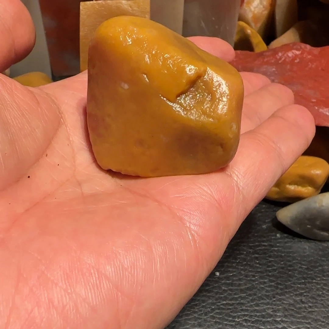 乘***8老挝石田黄．．．．．，