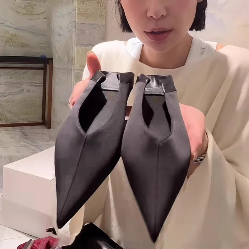 2025新款踩脚跟缎面拼皮尖头平底鞋网红百搭秋冬穆勒单鞋女外穿