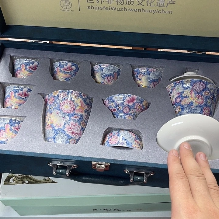 孤品茶具套装等。