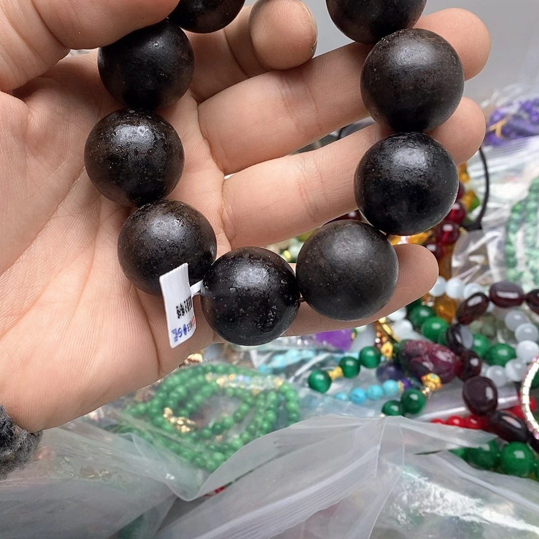 只买单纯的吊坠，没带链子，属的性质。