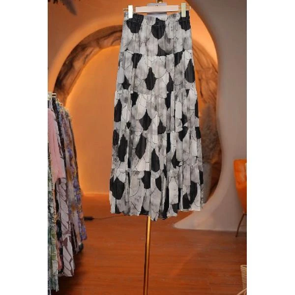 1618 2025夏季新款气质显瘦小众半身裙Q3529