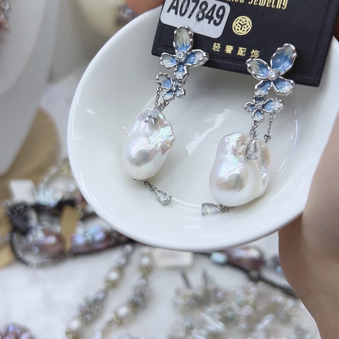 淡水珍珠银S925镶嵌耳饰