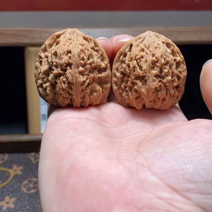 文玩核桃吊坠南疆有黄40/38/41