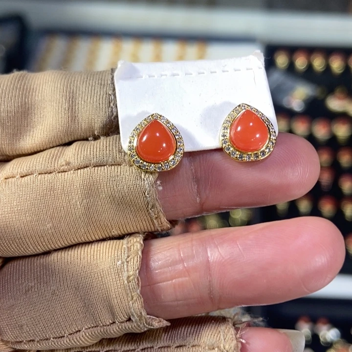 翡翠未镶嵌戒指南紅