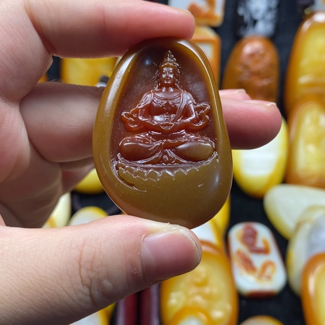 기***다和田玉未镶嵌颈饰