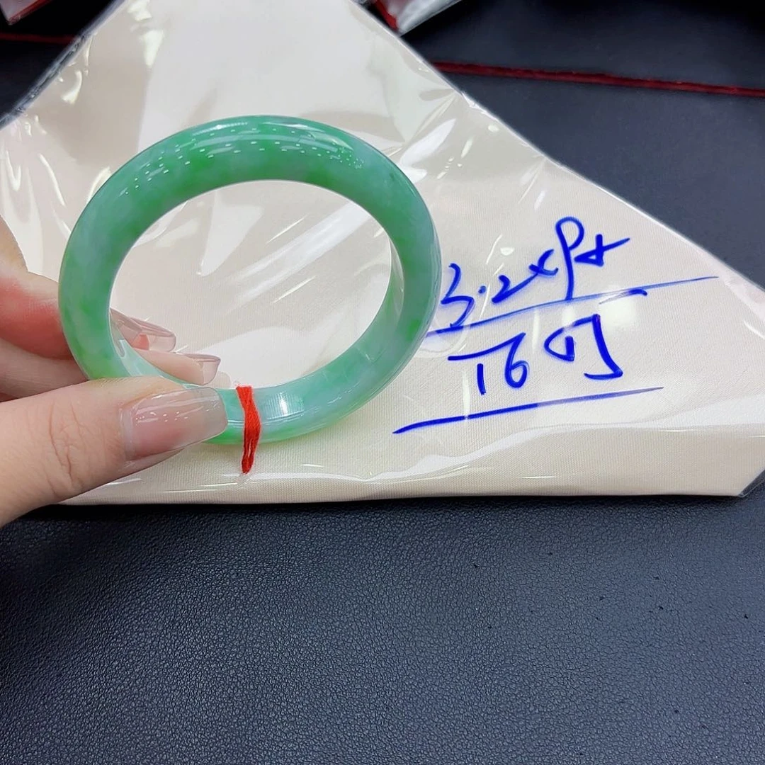 翡翠手镯未镶嵌精品“圈口56”