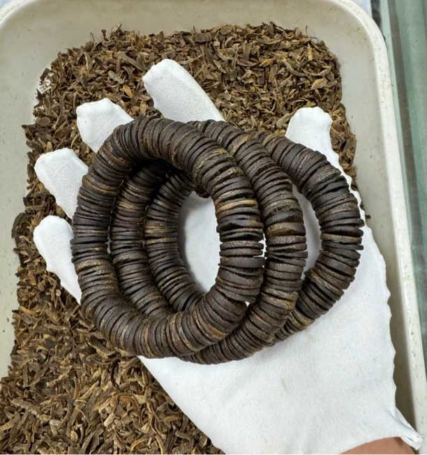 沉香（沉水）绿奇楠沉香29g➕片珠手串多样性发一