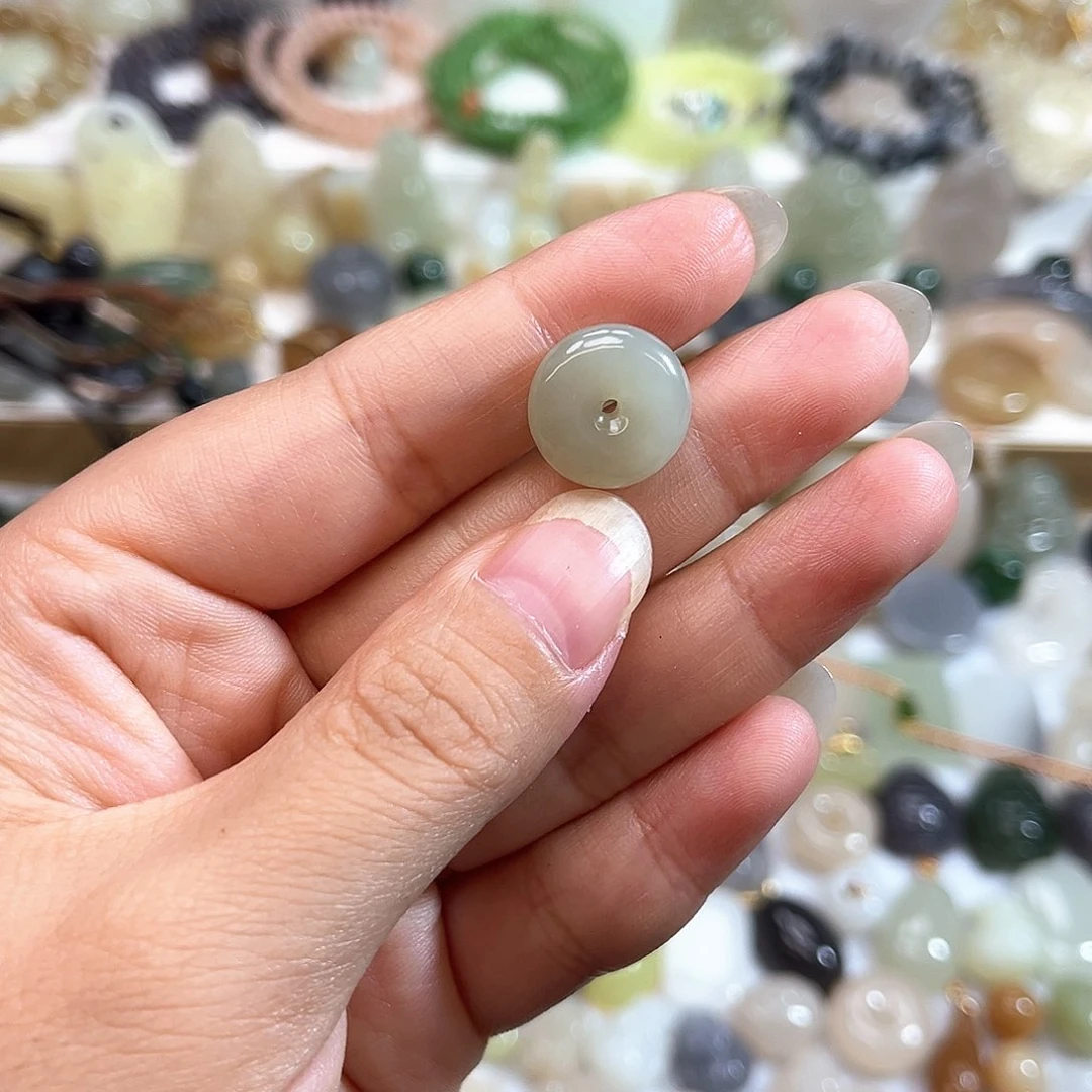 手绳未镶嵌和田玉暴****。