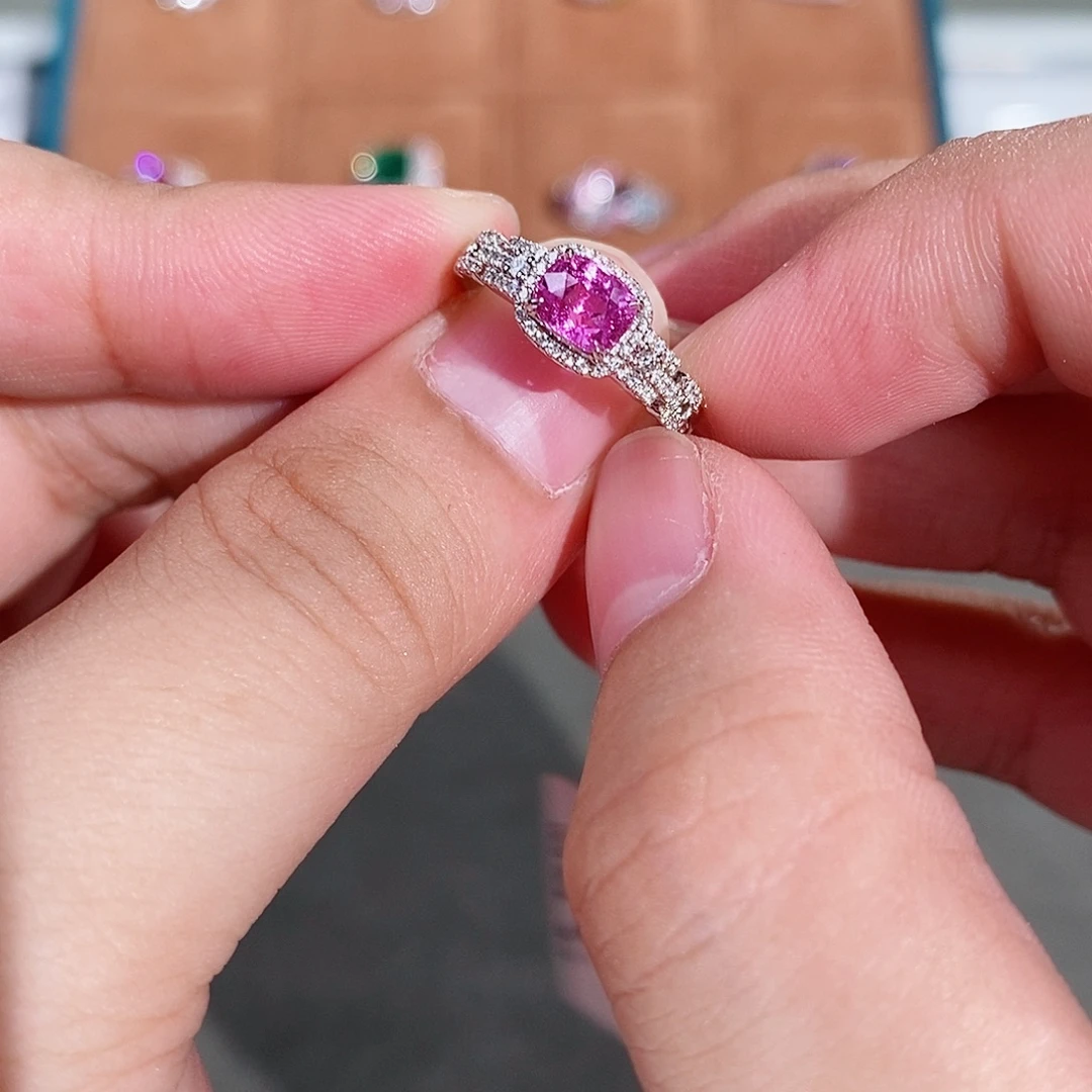 彩色蓝宝石戒指18K金镶嵌1.15ct
