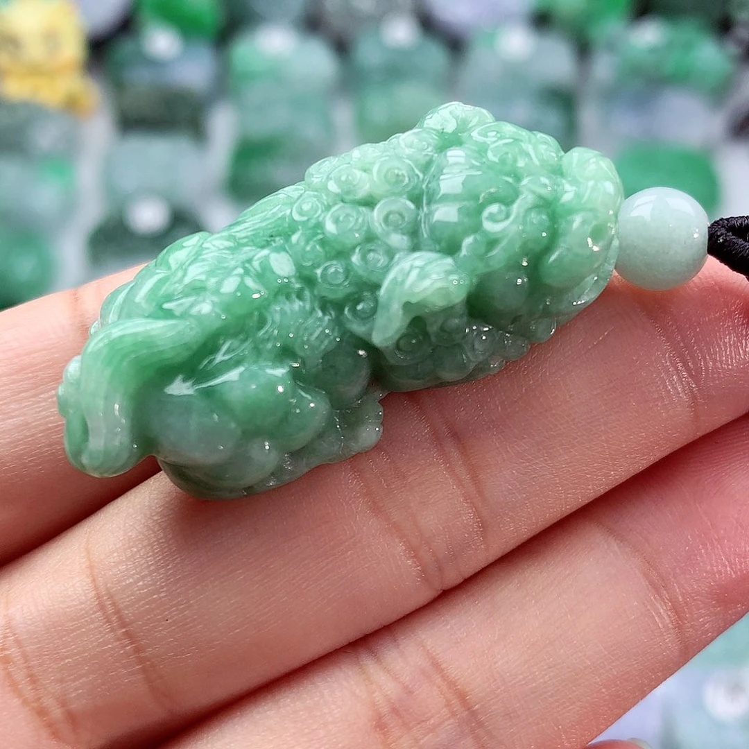 金***牌翡翠未镶嵌颈饰翡翠