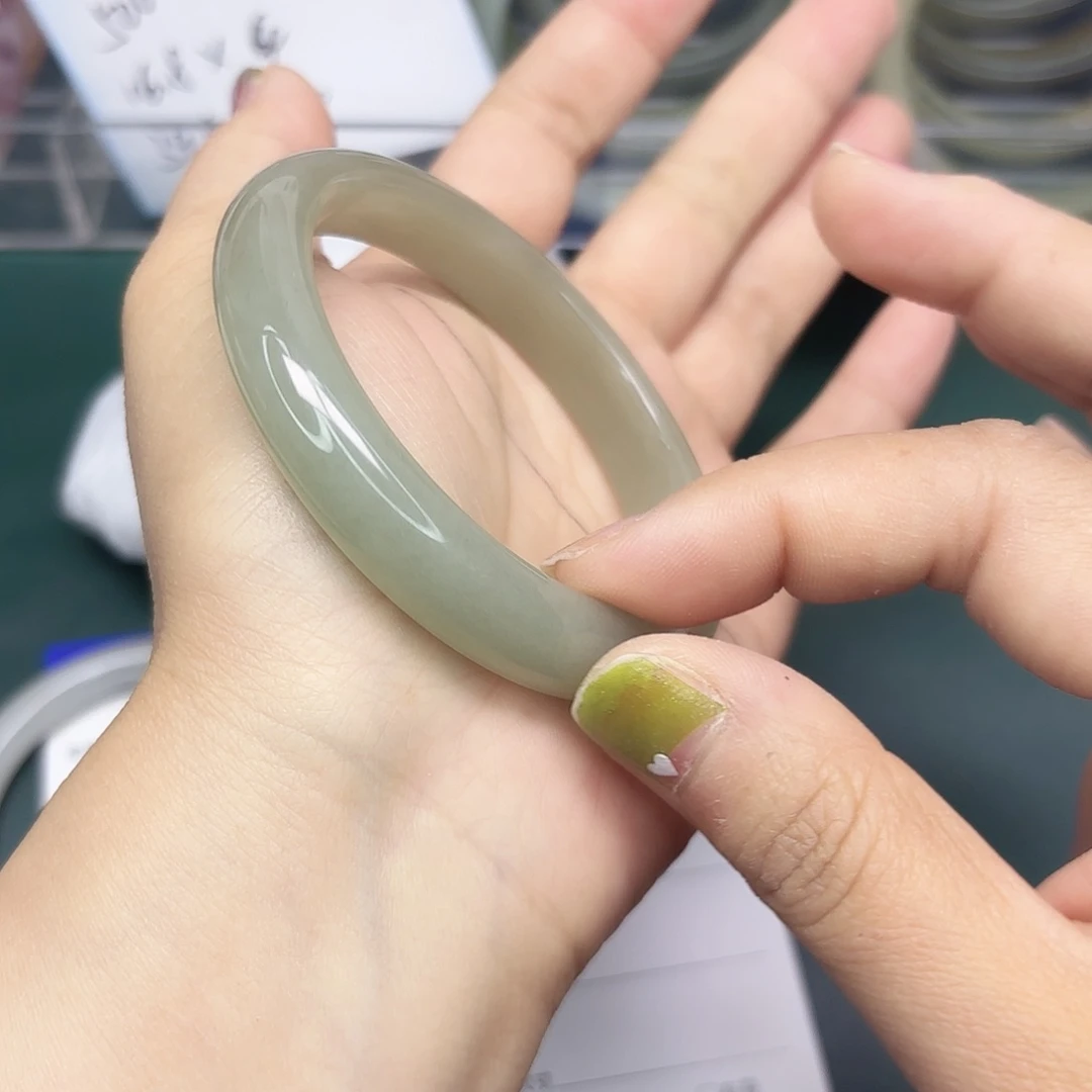 石英质玉未镶嵌手镯70/5857