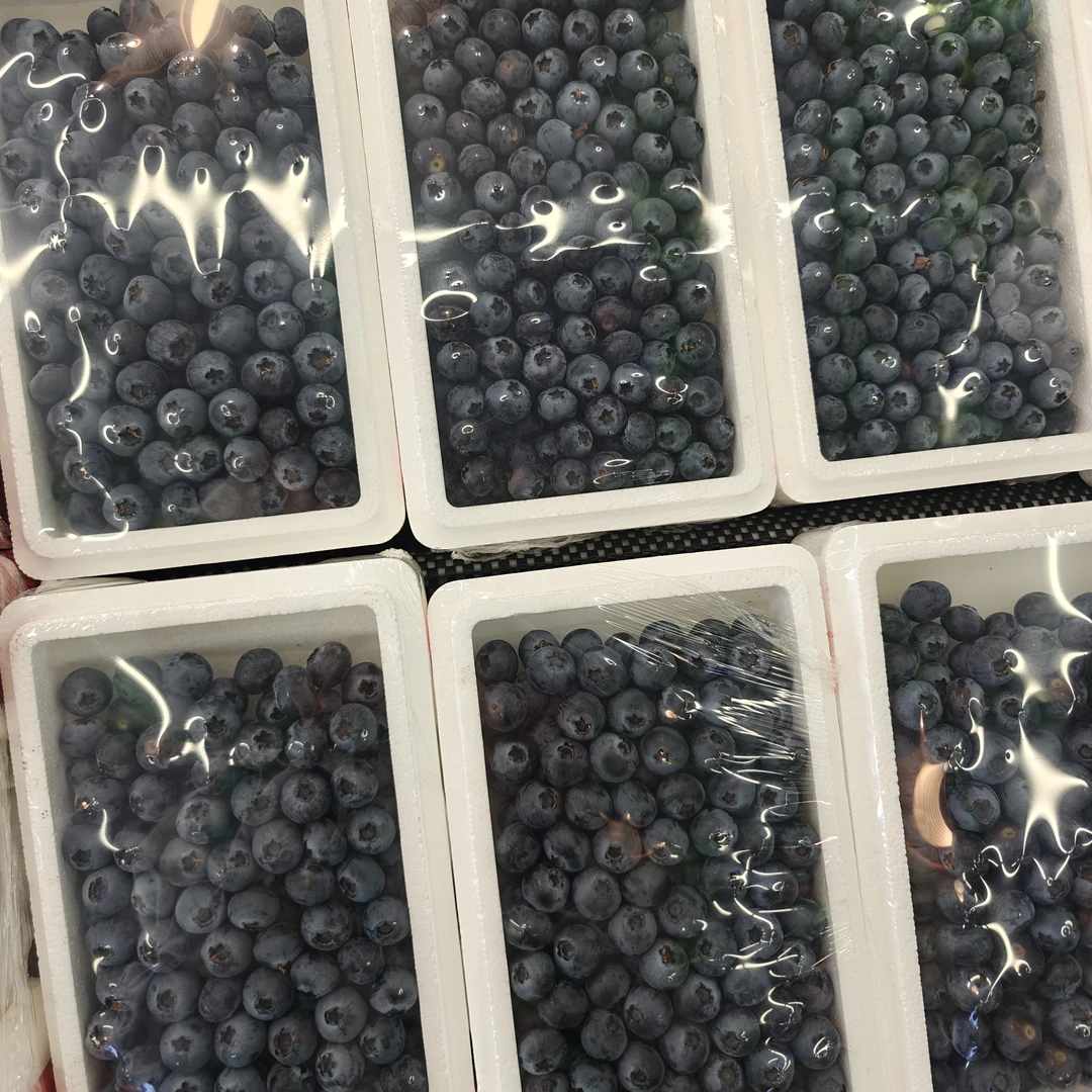 蓝莓一大盒8两左右