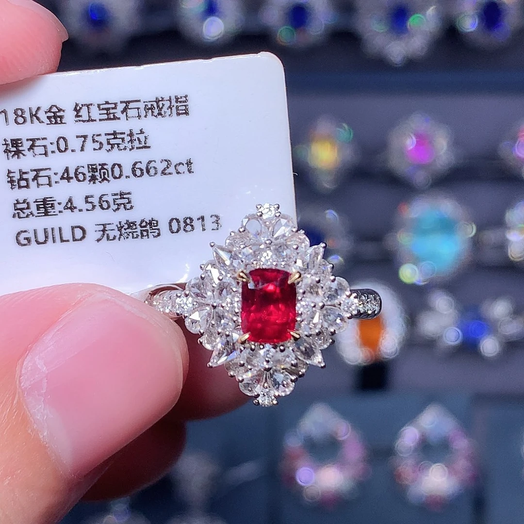 红宝石戒指18K金镶嵌
