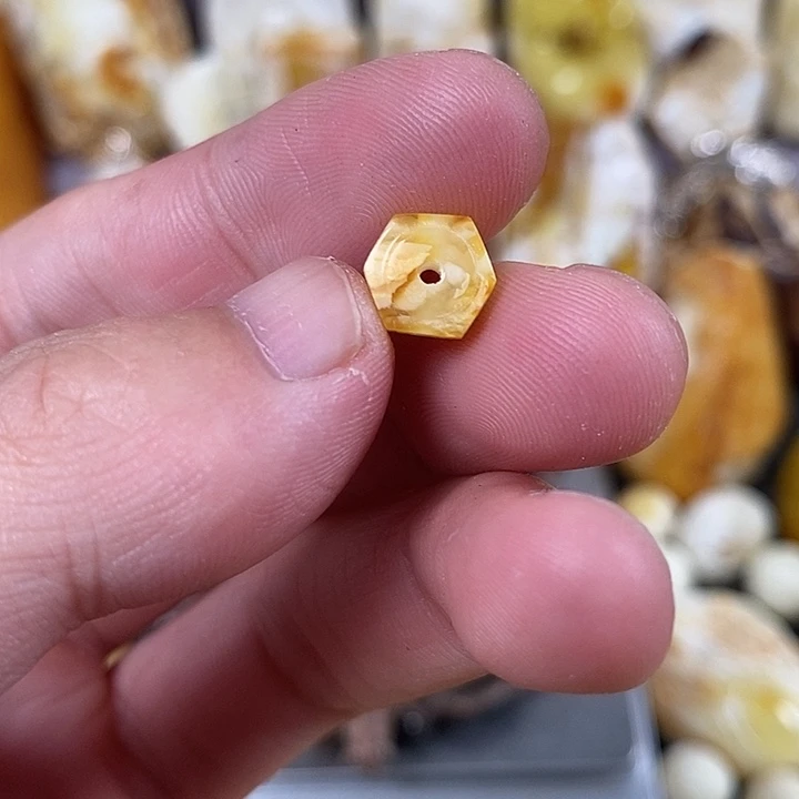 未镶嵌琥珀裸石我