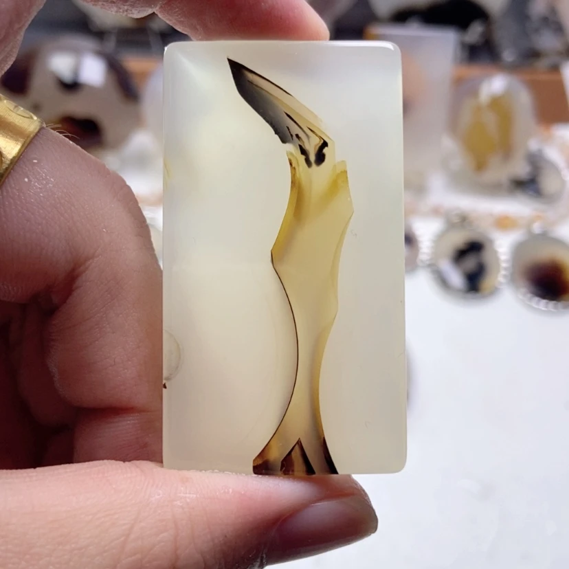 【闪购商品】玛瑙/玉髓颈饰未镶嵌金*