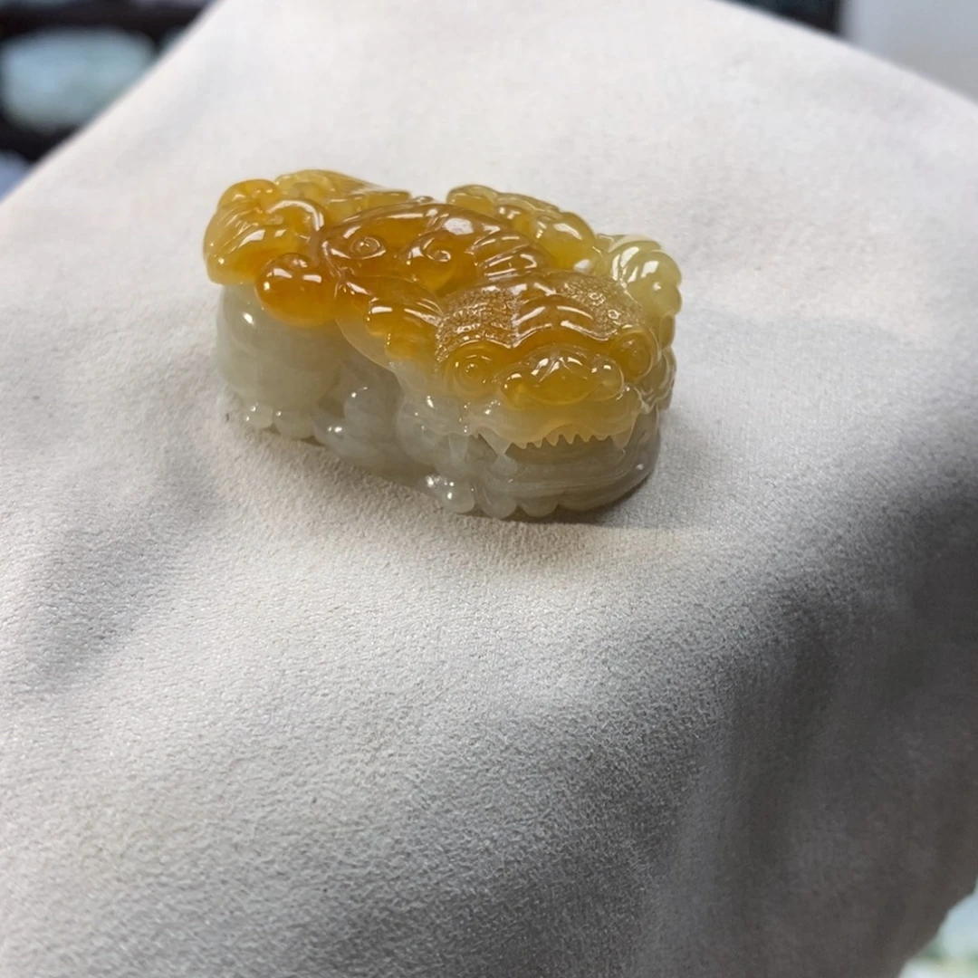 范***⁰翡翠未镶嵌颈饰天然翡翠吊坠貔貅