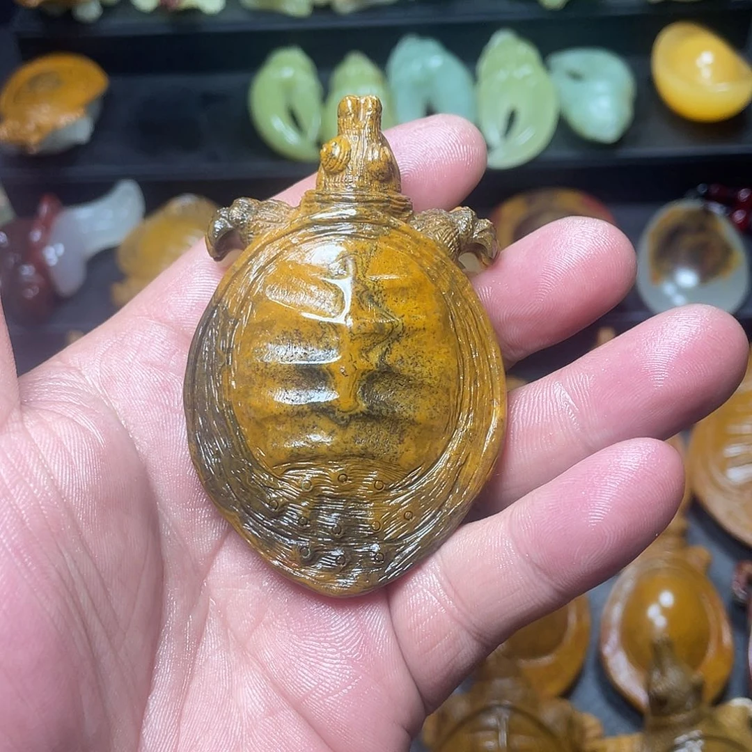 非金属大理石中东地区浅青黄皮甲鱼手把件