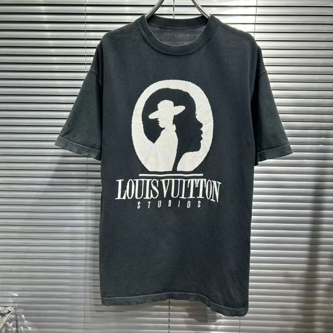 95新 LouisVuitton/路易威登 爆款胸前人像针织短袖/s码