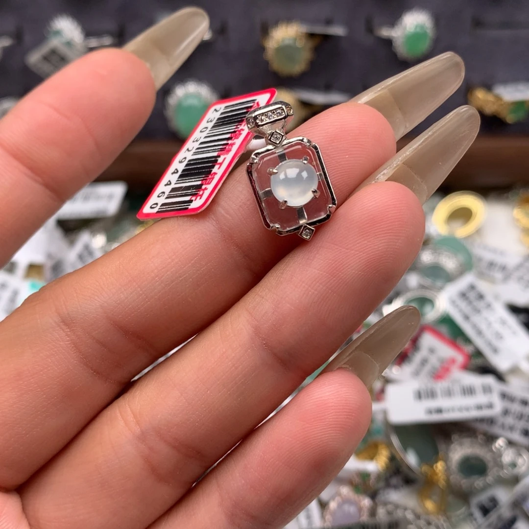 颈饰银S925镶嵌翡翠吊坠