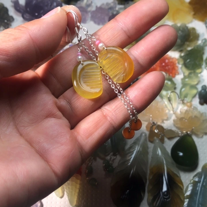 蛇纹石玉未镶嵌耳坠