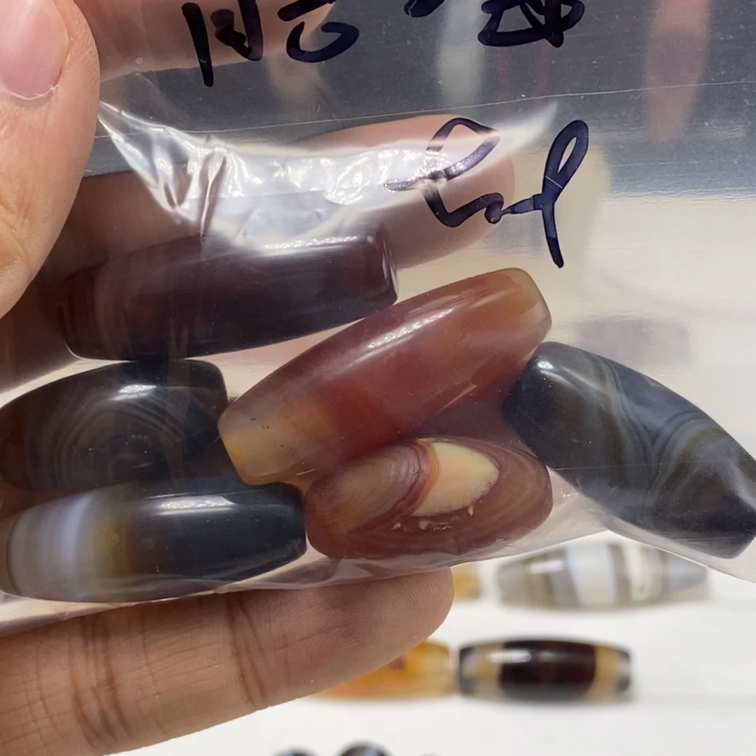 皓***玥玛瑙/玉髓颈饰合金