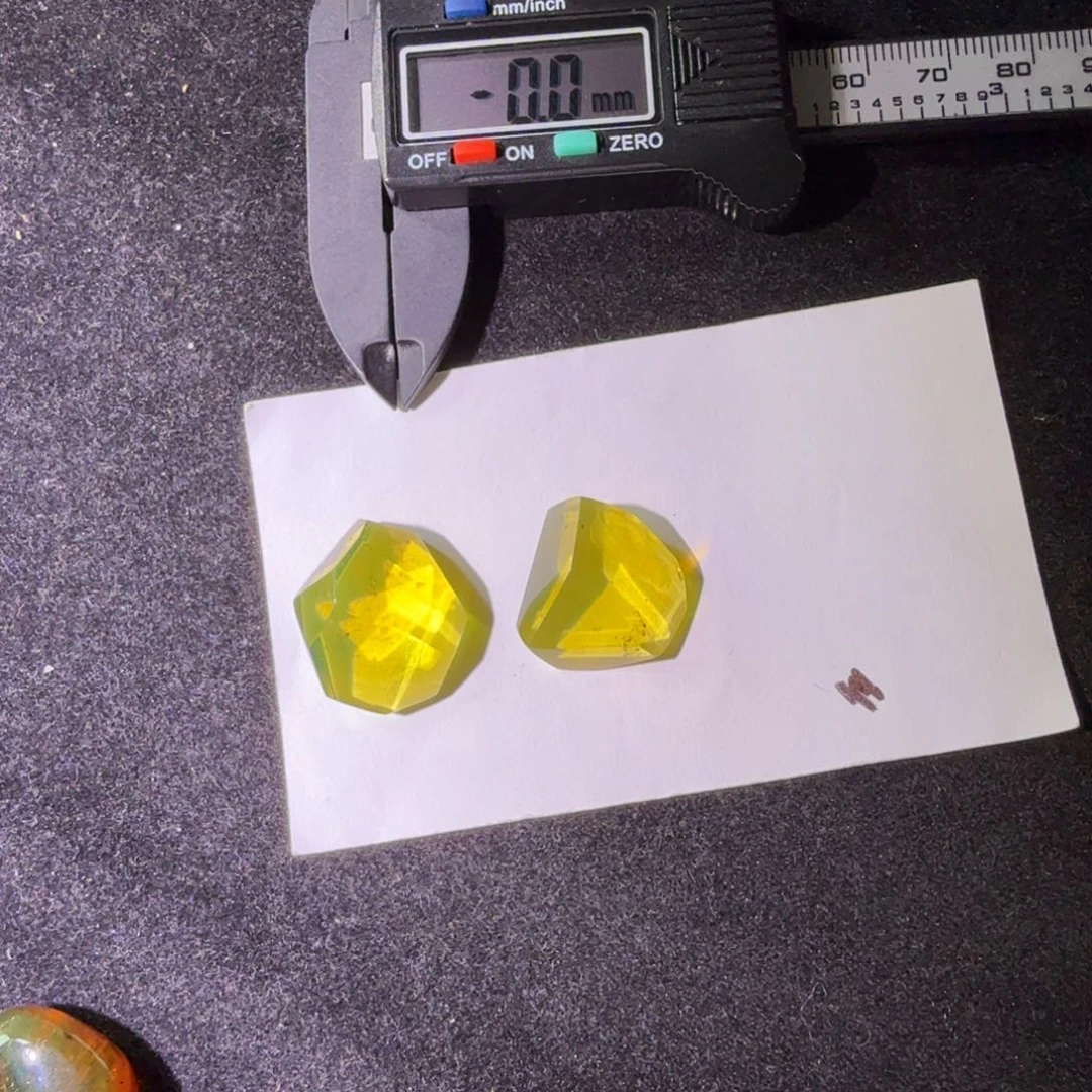 未镶嵌琥珀裸石11