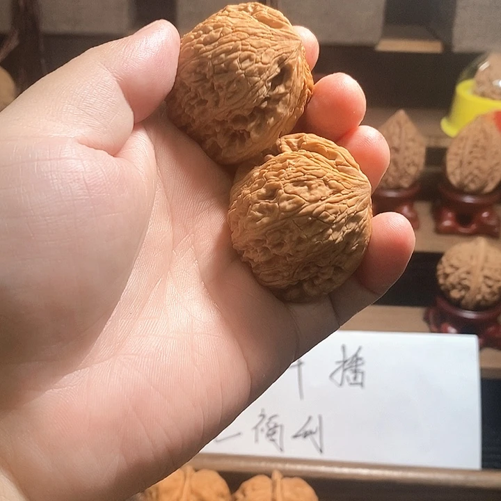 文玩核桃把件泥鳅背