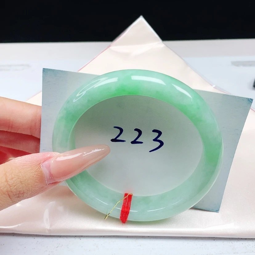 【闪购商品】翡翠手镯未镶嵌Z****758圈